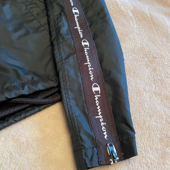 Champion Women's Zipper Tape Cropped Oversized C Script Logo Jacket Black Size S - Picture 7 of 8
